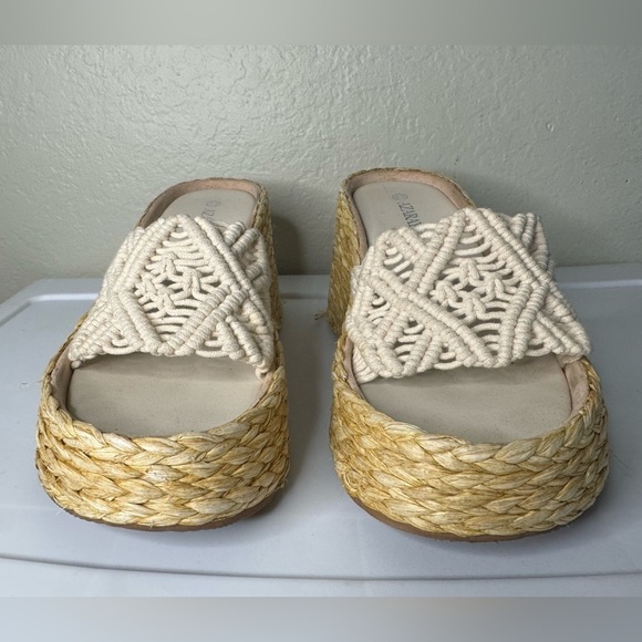 Women's Cream Woven Platform Sandals - Picture 2 of 7